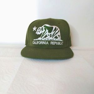 CALIFORNIA REPUBLIC Embroidered snap back hat